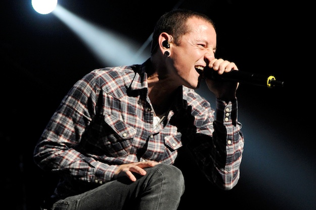 Chester Bennington, seorang penyanyi terkenal dari Linkin Park, dilaporkan menghadapi kemurungan.